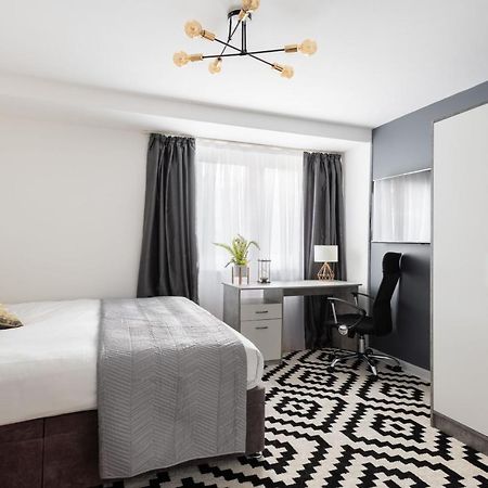 Spacious And Modern 4 Bed Apartment Next To Borough Station 런던 외부 사진