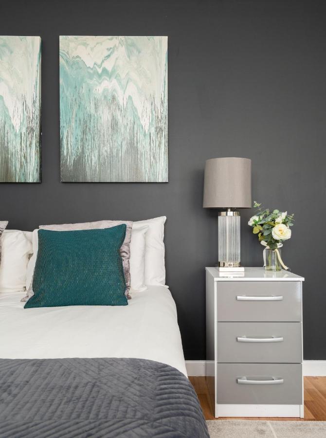 Spacious And Modern 4 Bed Apartment Next To Borough Station 런던 외부 사진
