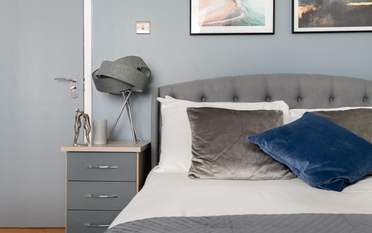 Spacious And Modern 4 Bed Apartment Next To Borough Station 런던 외부 사진